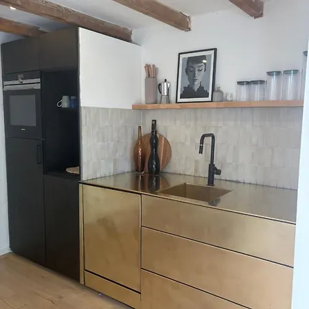 לינה וארוחת בוקר De Groene Salon 3*